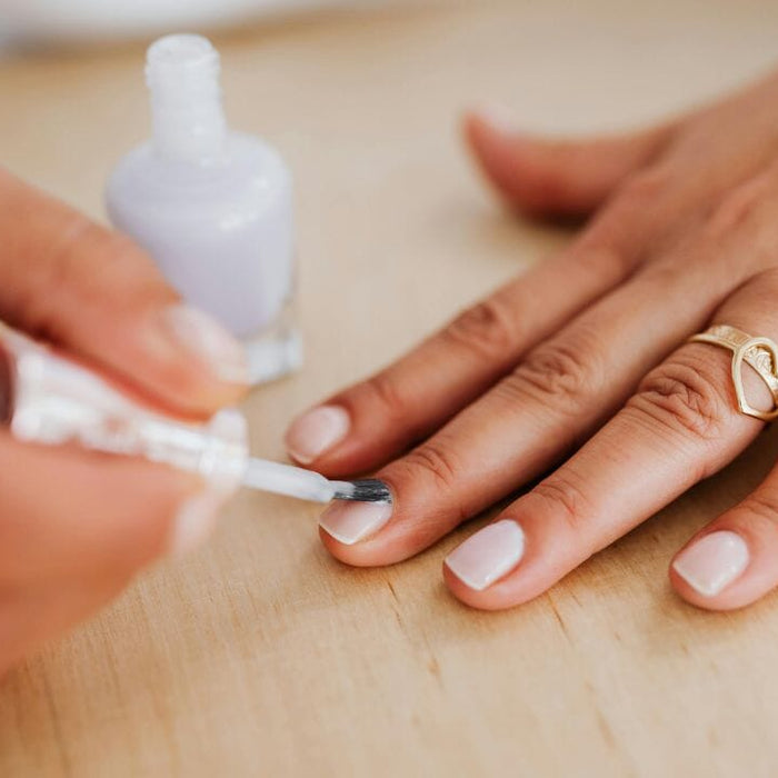 Neutral nail colours